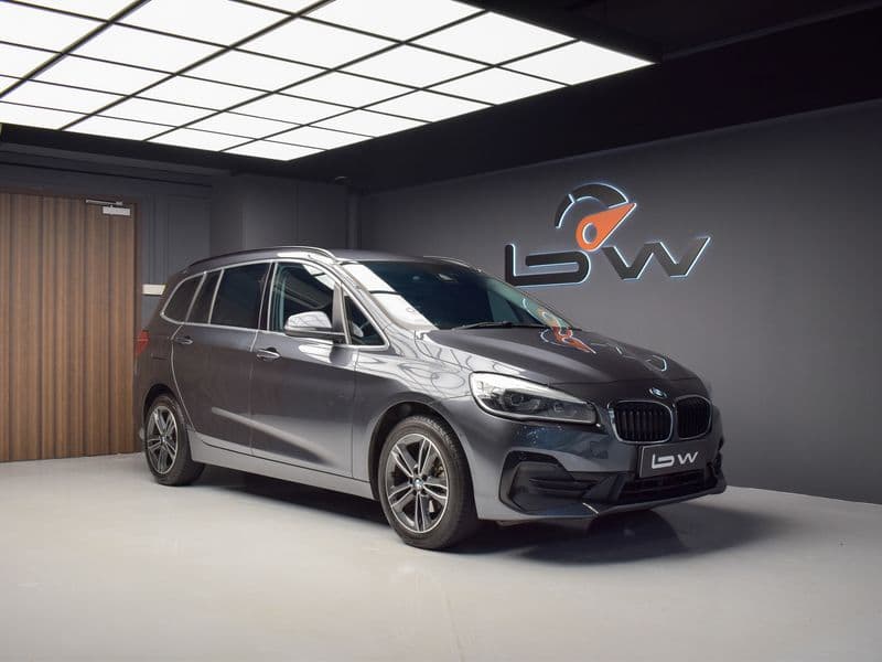 BMW 2 Series photo 1